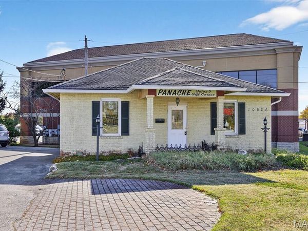 10526 Old Olive Street Road, St Louis, MO 63141