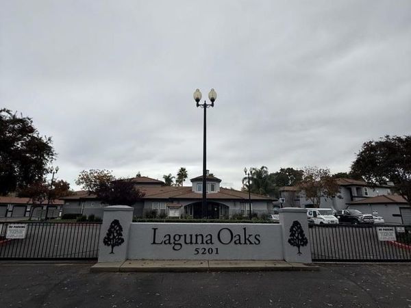 5201 Laguna Oaks DR, UNIT 70, Elk Grove, CA 95758