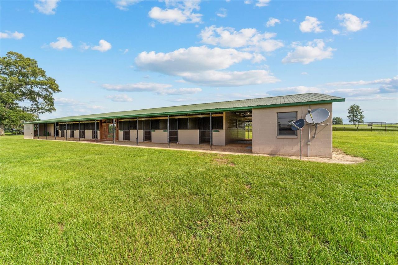 17176 N Us Highway 441, Reddick, FL 32686 Photo