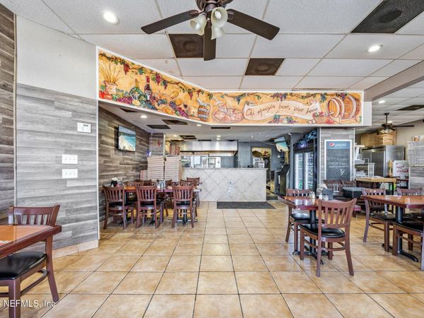 325 E MERRITT ISLAND Causeway, Merritt Island, FL 32952