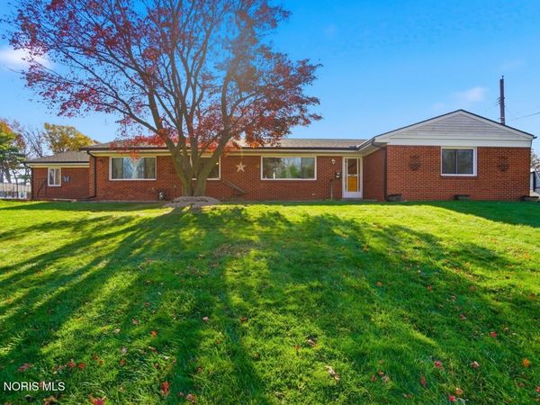 6115 Benalex Drive, Toledo, OH 43612