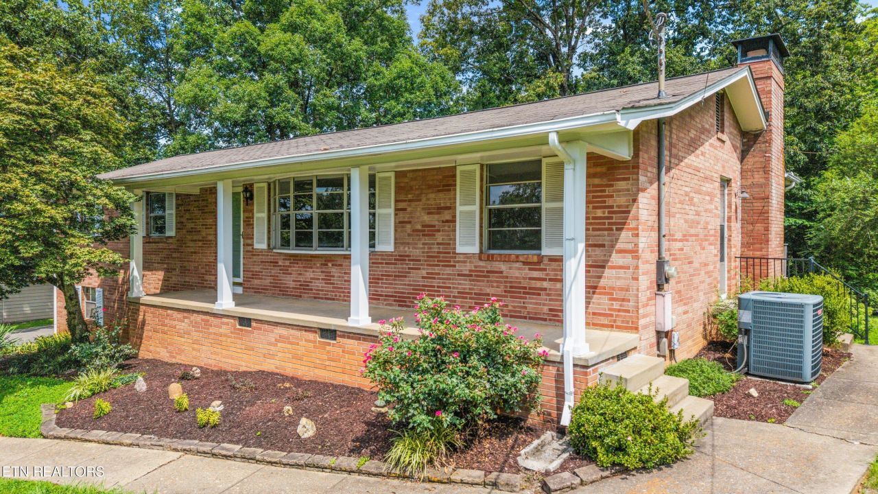 5121 Stonewood Drive, Knoxville, TN 37921 Main Photo