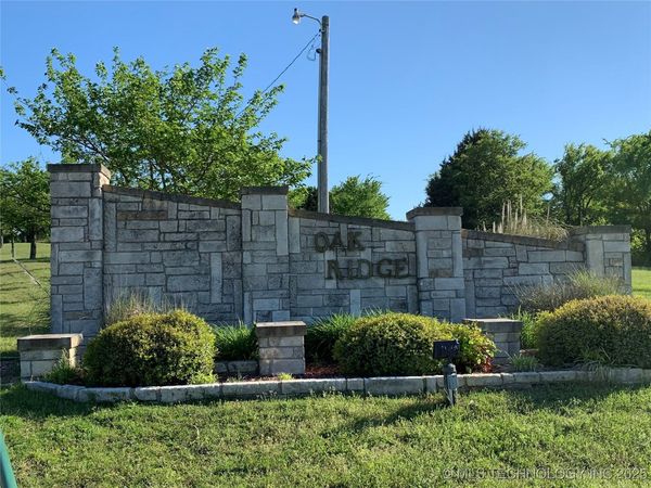 1896 River Oak Court , Kingston, OK 73439