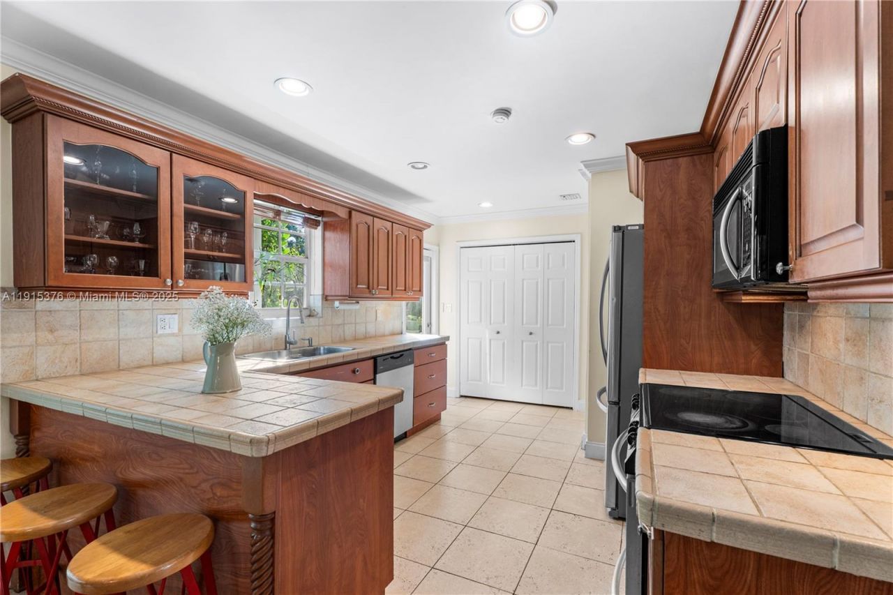 9130 SW 73rd St, Miami, FL 33173 Photo