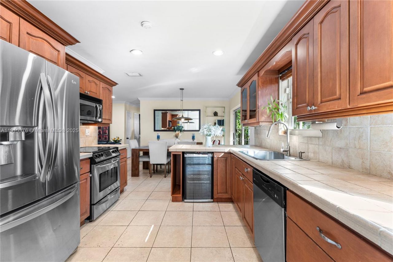 9130 SW 73rd St, Miami, FL 33173 Photo