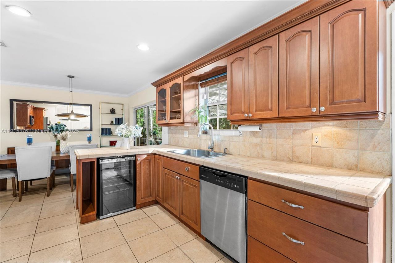 9130 SW 73rd St, Miami, FL 33173 Photo