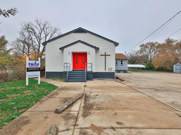 1114 Simmons Avenue, Lincoln Heights, OH 45215