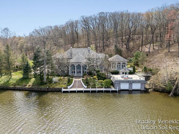 7635 Sandy Hollow Drive SE, Alto, MI 49302