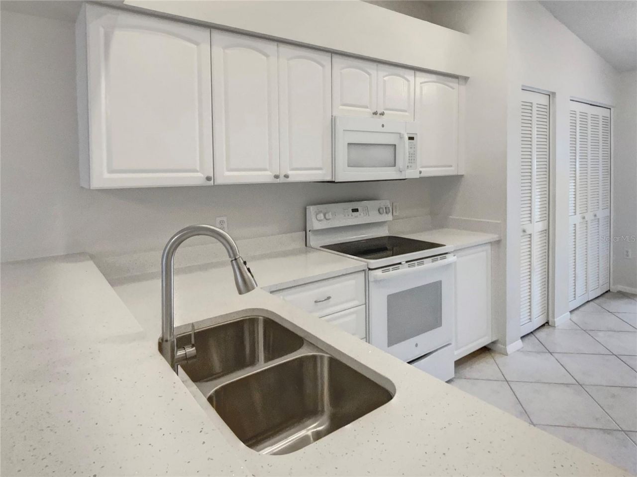 6904 Drewrys Bluff, Unit 810, Bradenton, FL 34203 Photo