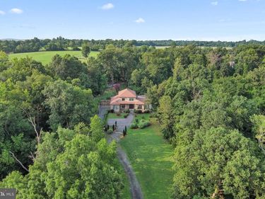 35162 NOTRE DAME LANE, MIDDLEBURG, VA 20117
