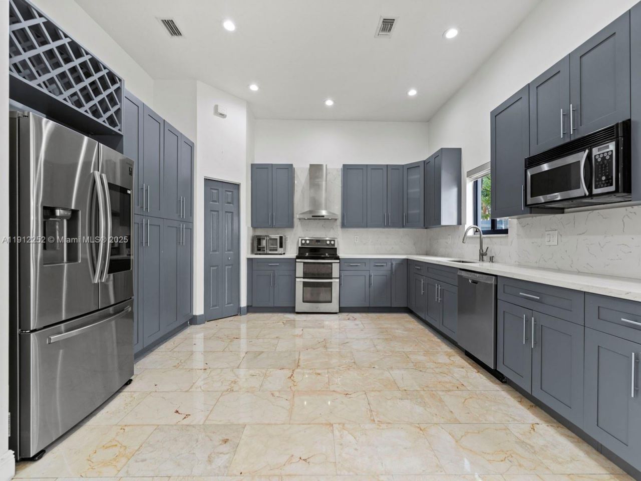 15871 SW 141st St, Miami, FL 33196 Photo