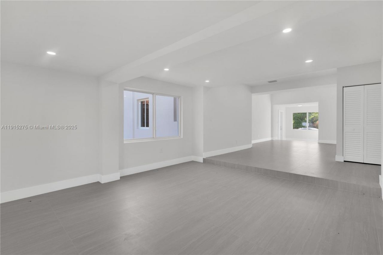 2949 SW 14 St, Miami, FL 33145 Photo