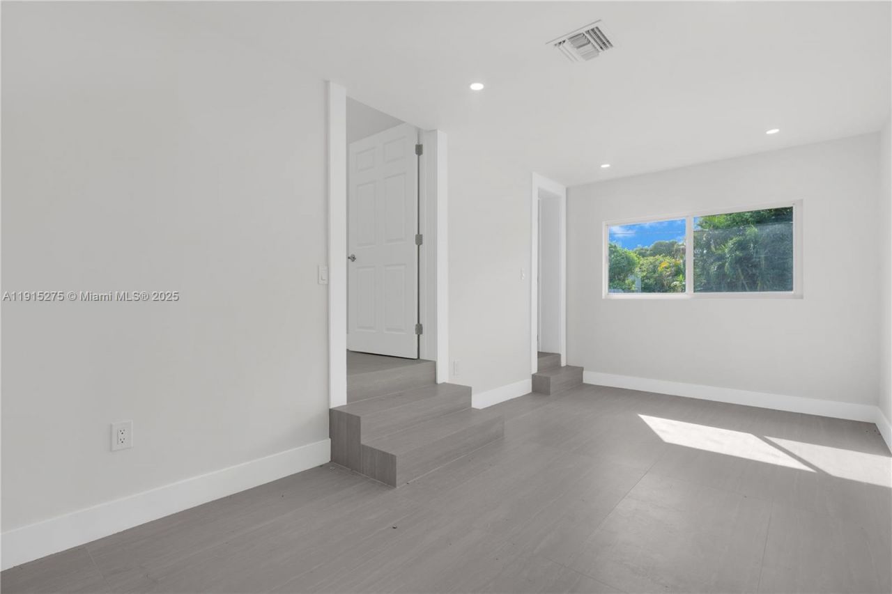 2949 SW 14 St, Miami, FL 33145 Photo