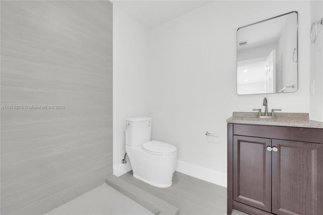 2949 SW 14 St, Miami, FL 33145 Photo