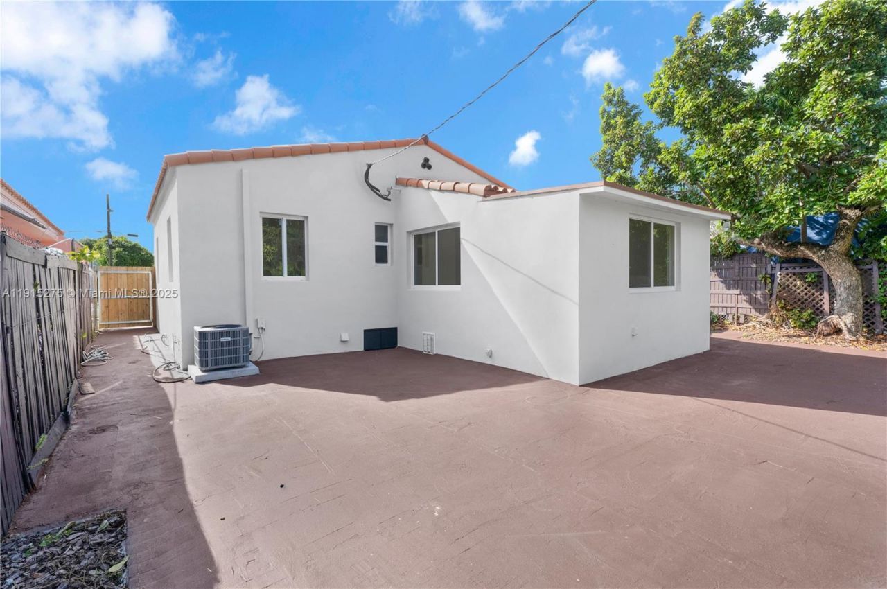 2949 SW 14 St, Miami, FL 33145 Photo