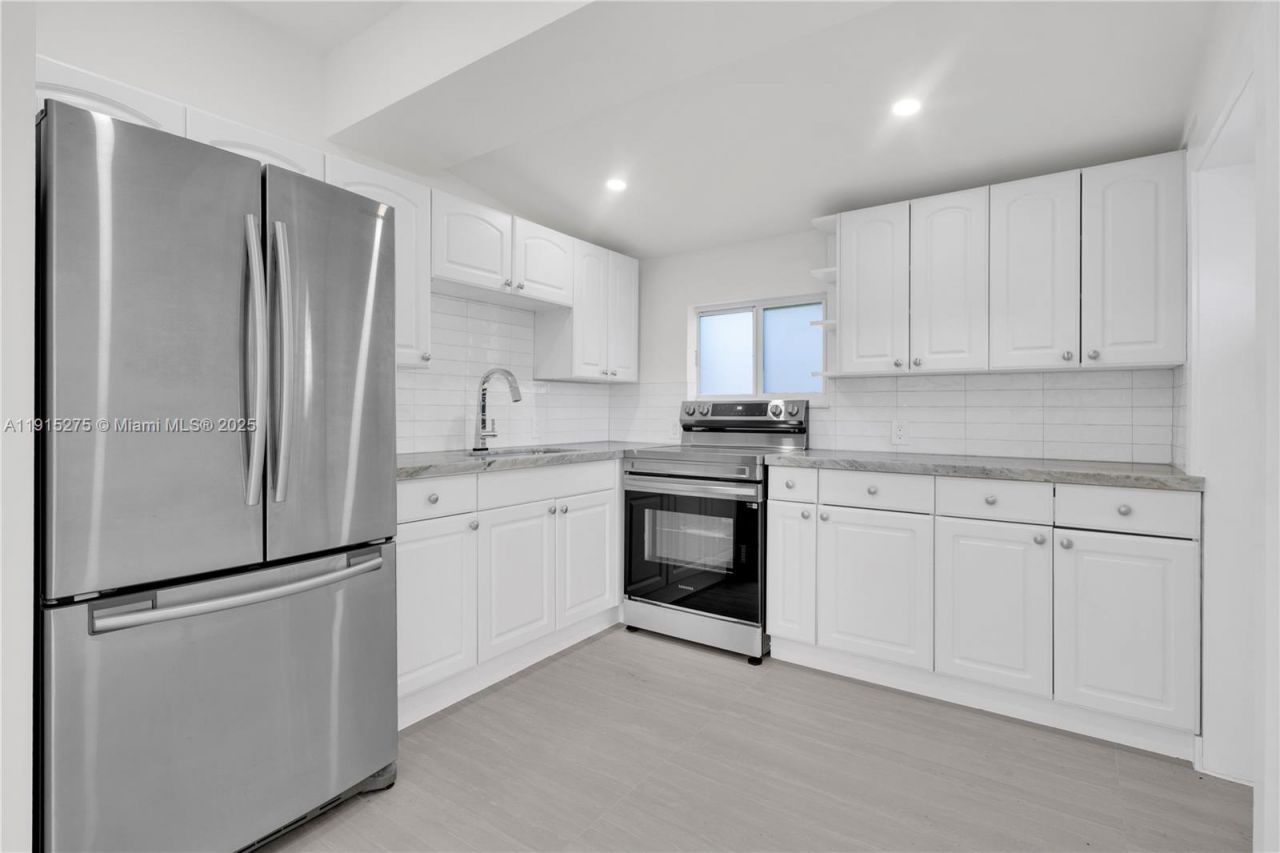 2949 SW 14 St, Miami, FL 33145 Photo