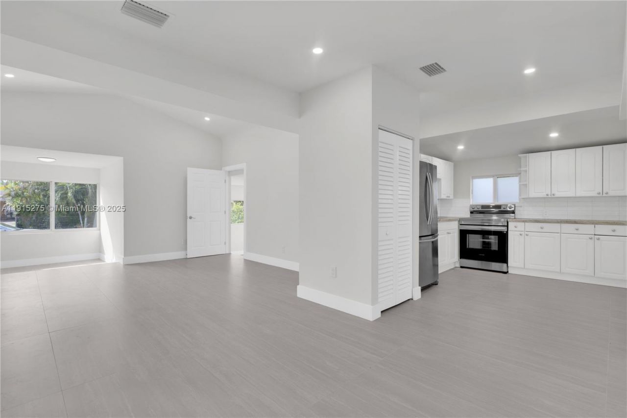 2949 SW 14 St, Miami, FL 33145 Photo