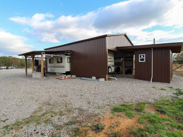 300 Fescue Road, Saltillo, TN 38370