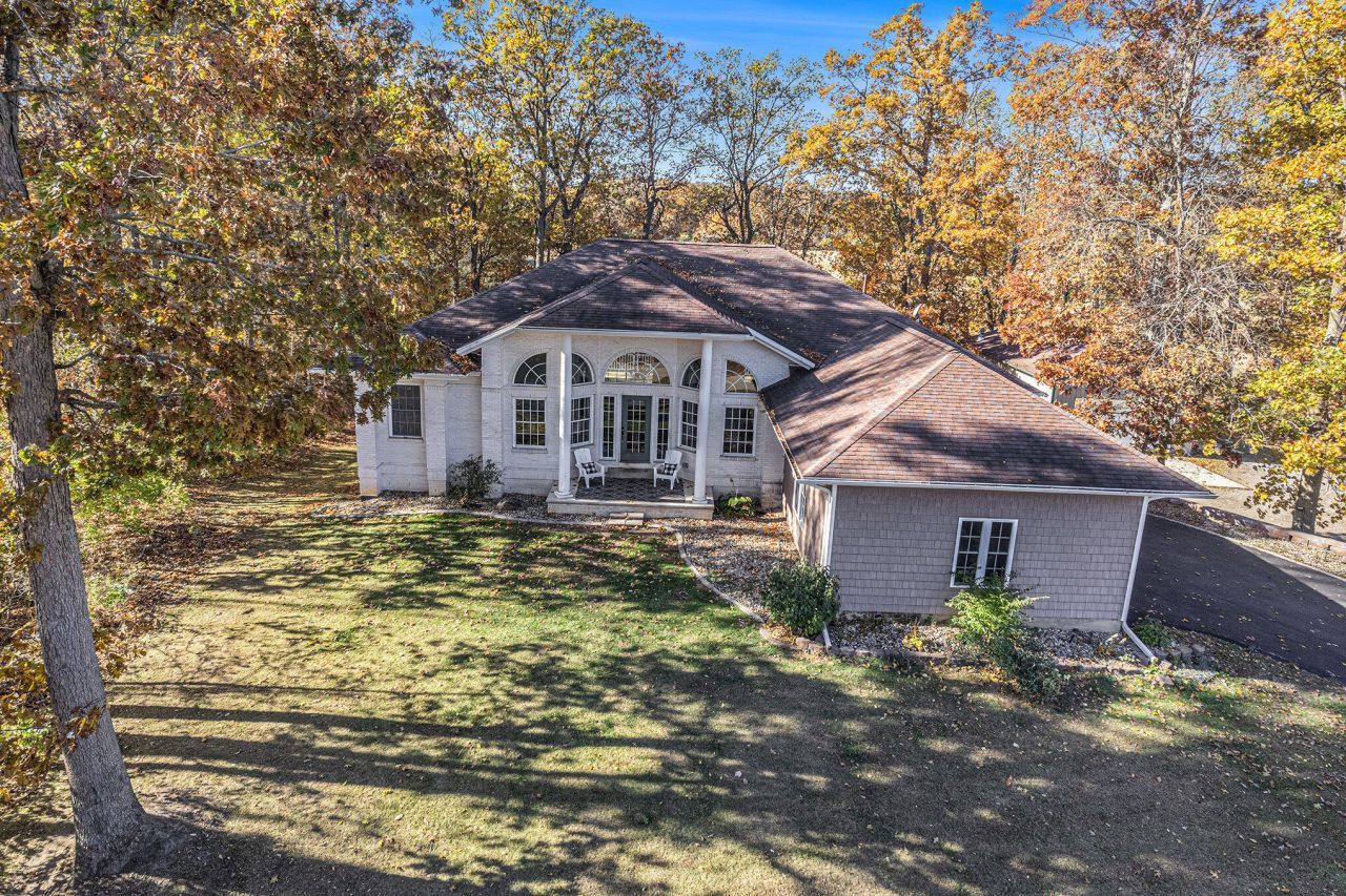 2718 Lindsey Road, Jackson, MI 49201 Main Photo