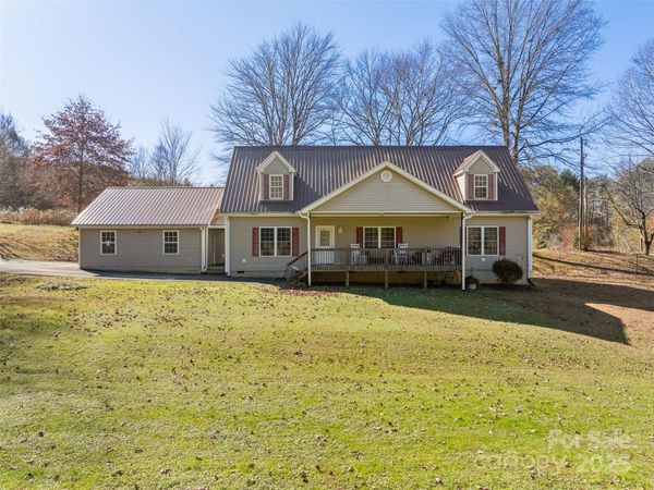 70 Pierce Elders Road , Whittier, NC 28789