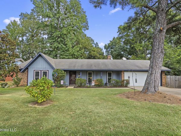 102 Spanish Moss Drive, Clinton, MS 39056
