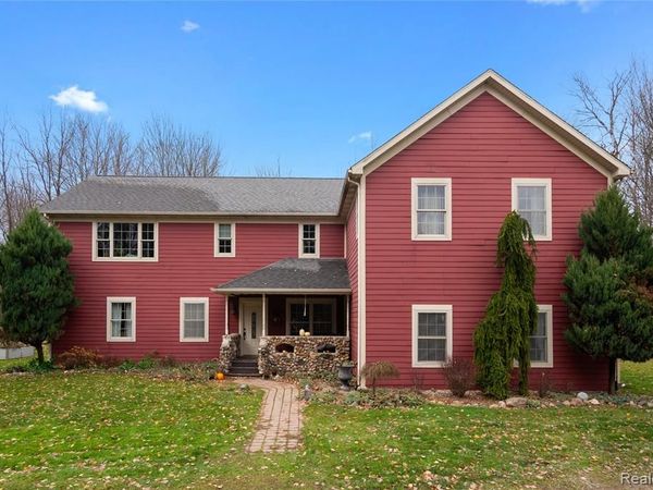 2222 Loree Road, Washington Twp, MI 48401