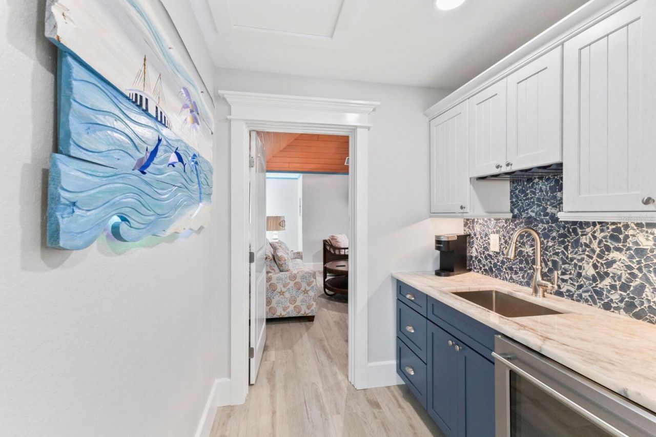 118 Mangrove Avenue, Anna Maria, FL 34216 Photo