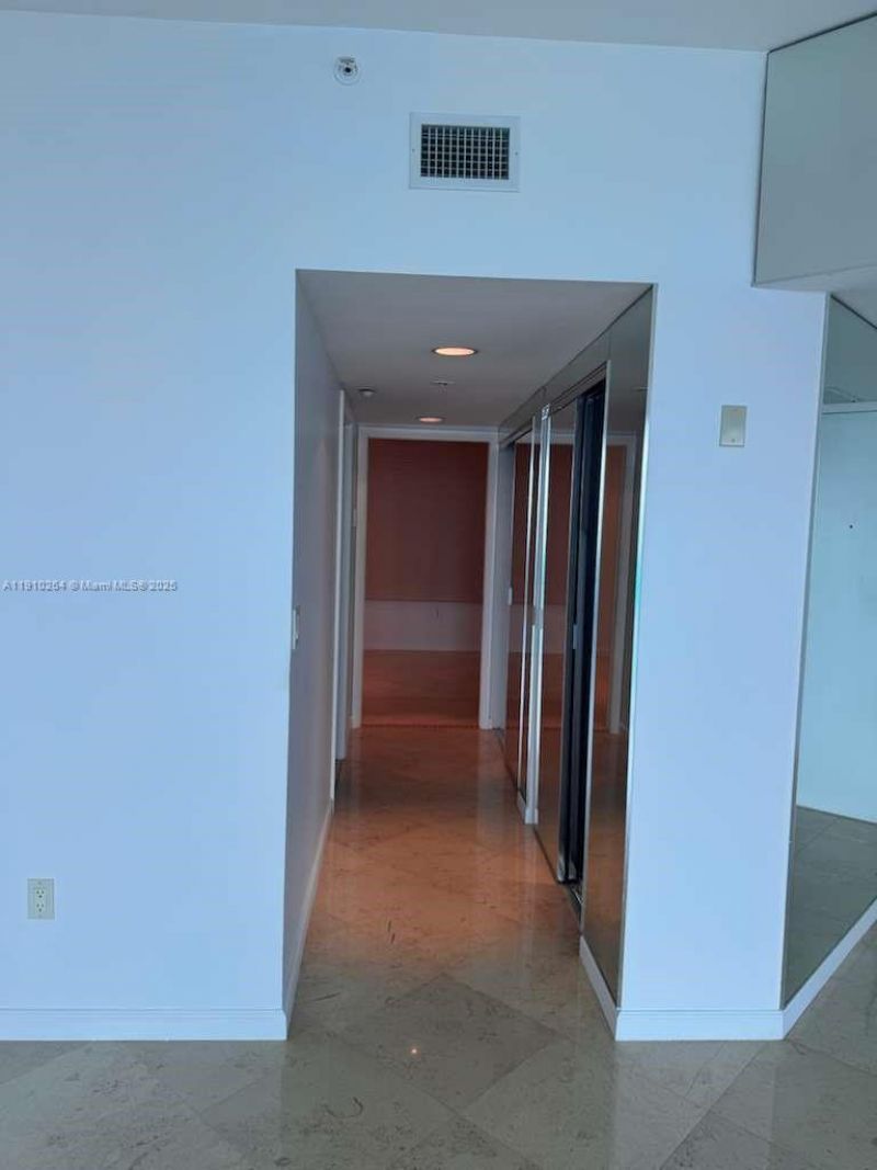5025 Collins Ave, Unit 1602, Miami Beach, FL 33140 Photo