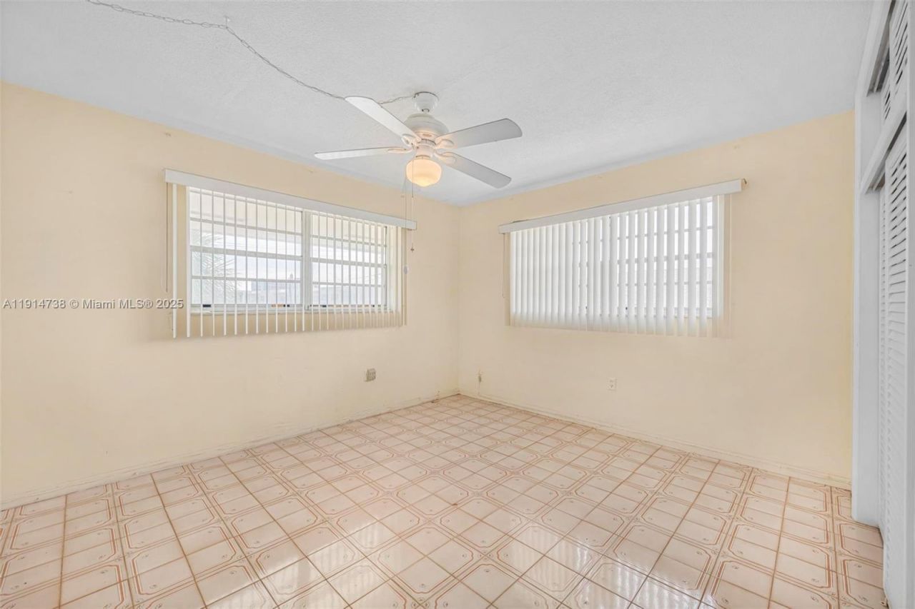 17000 NE 14th Ave, Unit 301, North Miami Beach, FL 33162 Photo
