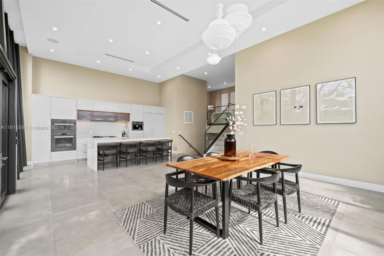 624 N Victoria Park Rd, Fort Lauderdale, FL 33304 Photo