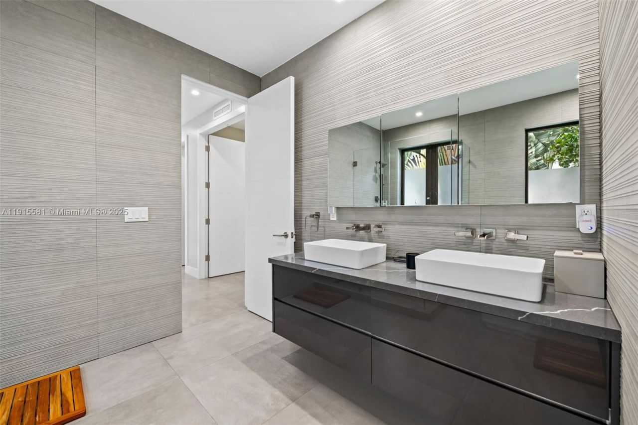 624 N Victoria Park Rd, Fort Lauderdale, FL 33304 Photo