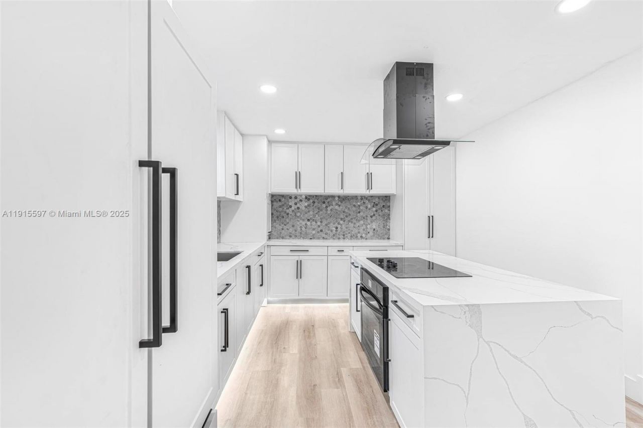 216 NE 160th St, Miami, FL 33162 Photo