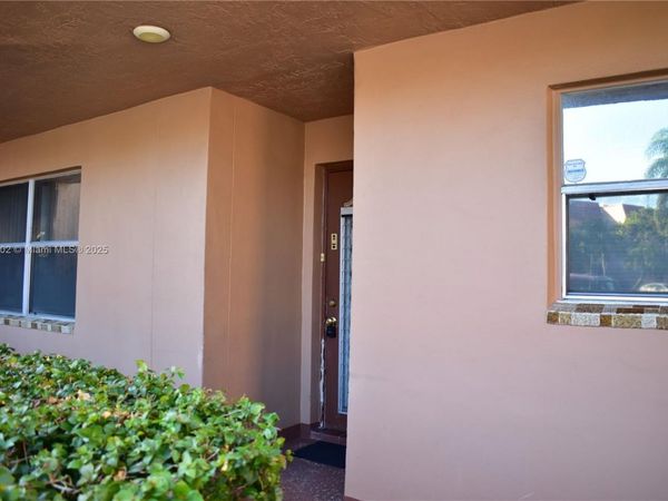 9721 Sunrise Lakes Blvd, Unit 108, Sunrise, FL 33322