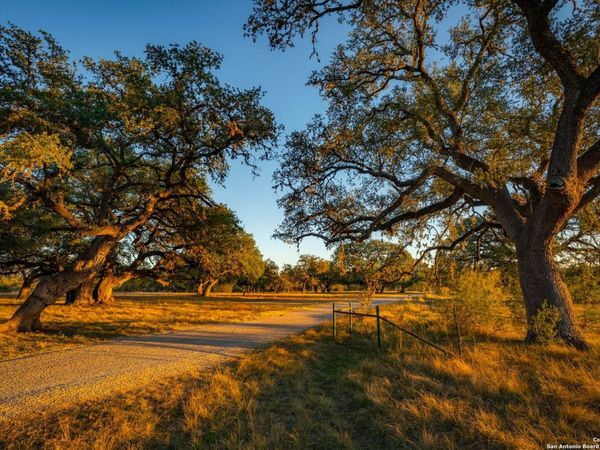 740 Optimist Way, Bandera, TX 78003