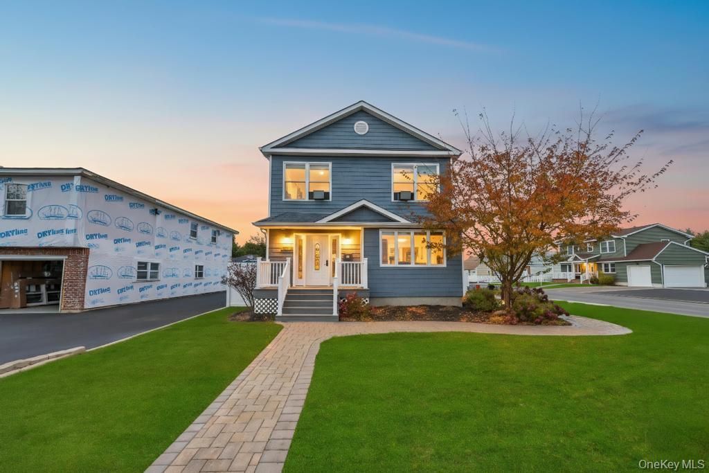 297 Catskill Avenue, Lindenhurst, NY 11757 Main Photo