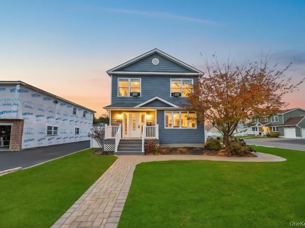 297 Catskill Avenue, Lindenhurst, NY 11757