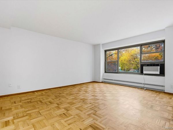 21-85 34th Avenue, Unit 2D, Astoria, NY 11106