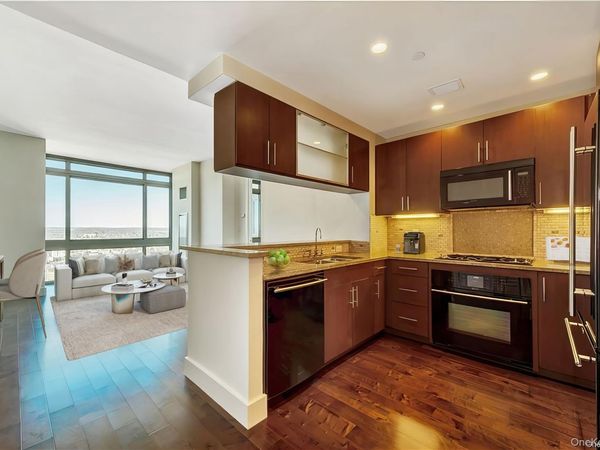 175 Huguenot Street, Unit 2404, New Rochelle, NY 10801