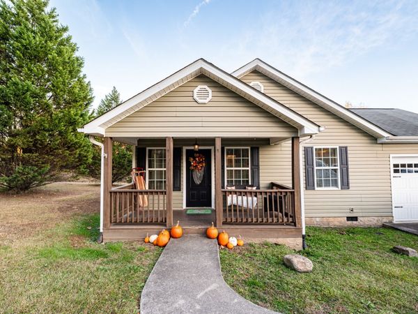 1118 Probasco St N, La Fayette, GA 30728