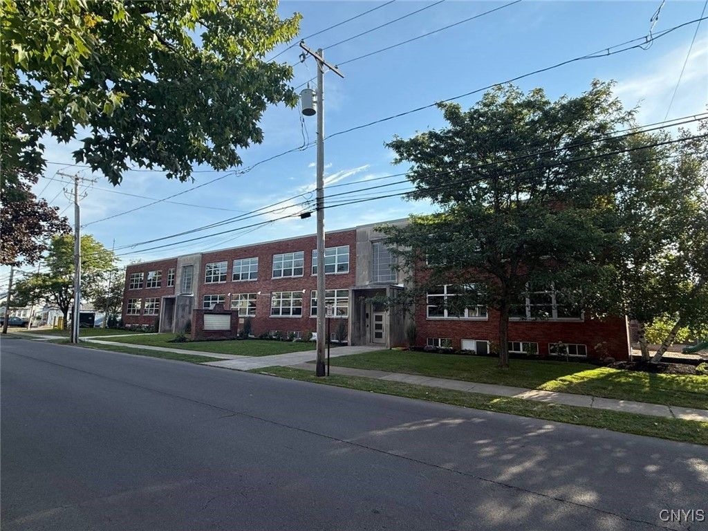 214 Kinne Street, Unit 101, East Syracuse, NY 13057 Main Photo