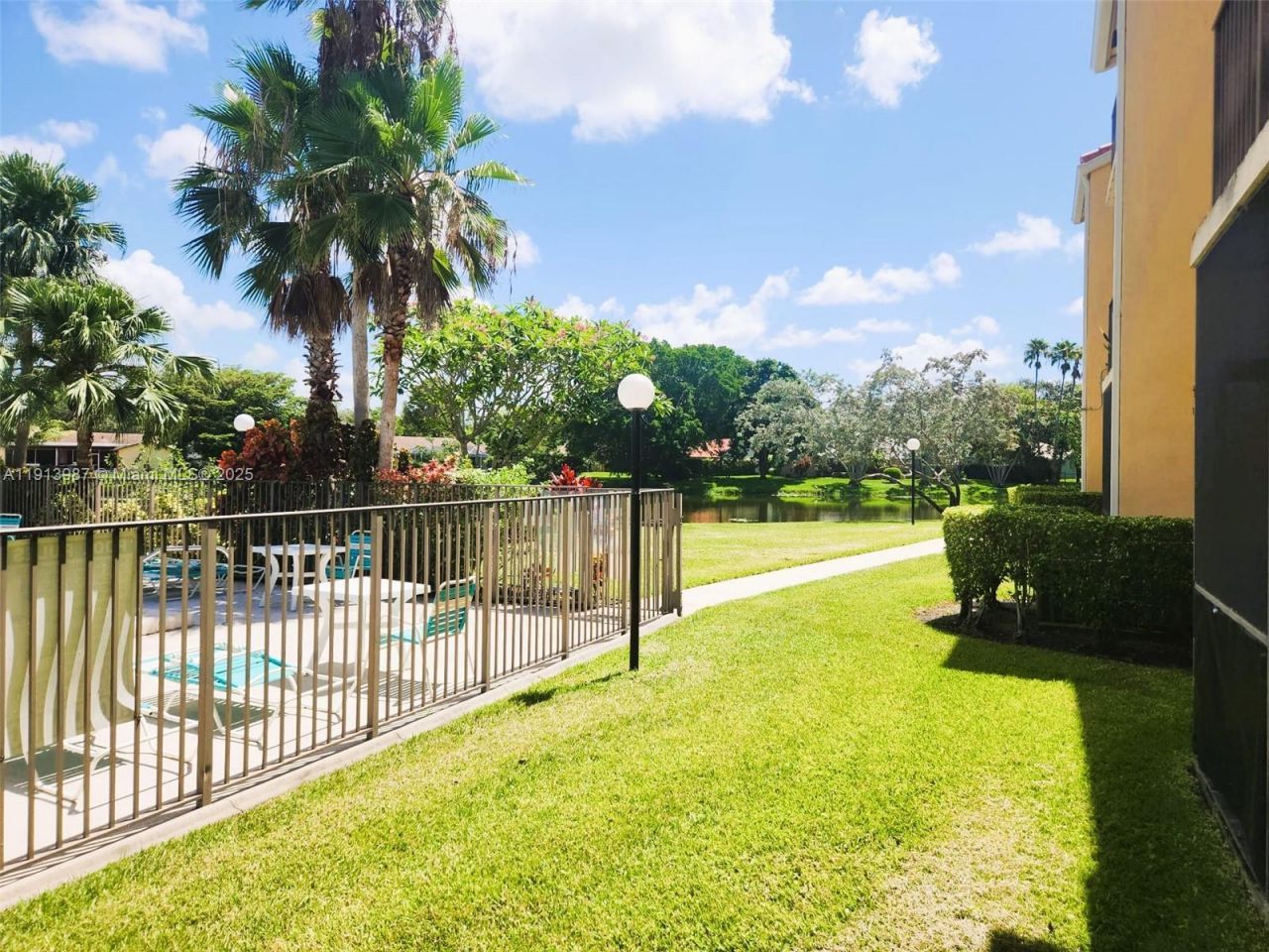 11453 NW 39th Ct, Unit 111-2, Coral Springs, FL 33065 Photo