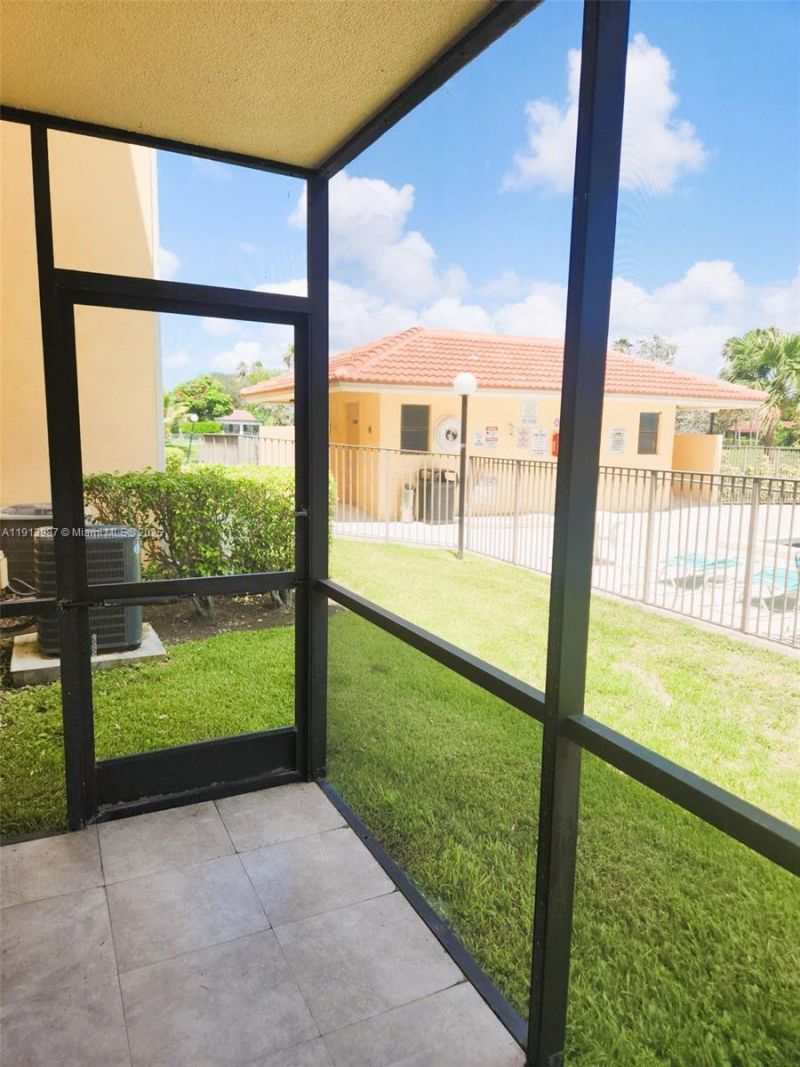 11453 NW 39th Ct, Unit 111-2, Coral Springs, FL 33065 Photo
