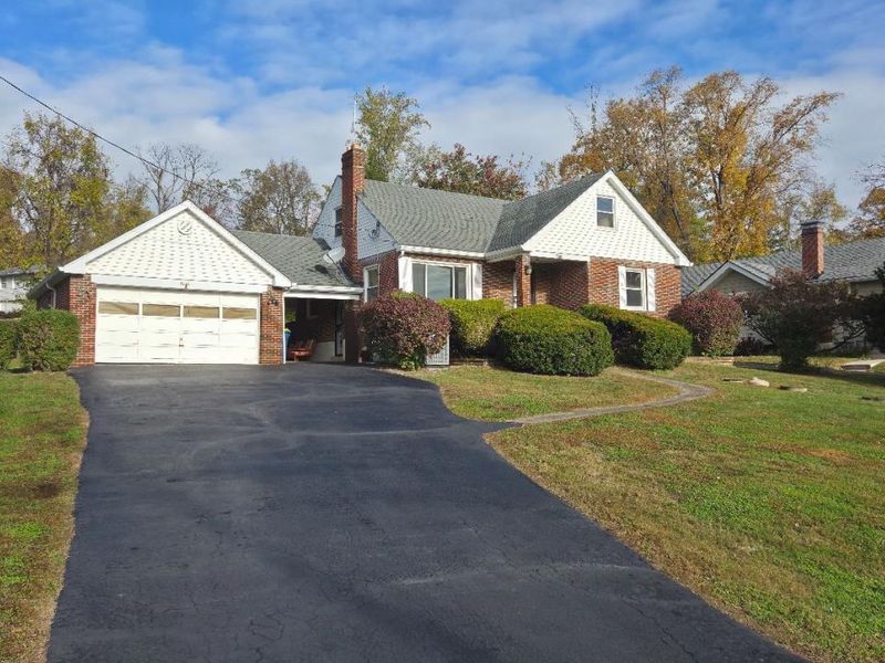 8240 Camargo Road, Madeira, OH 45243 Photo 2