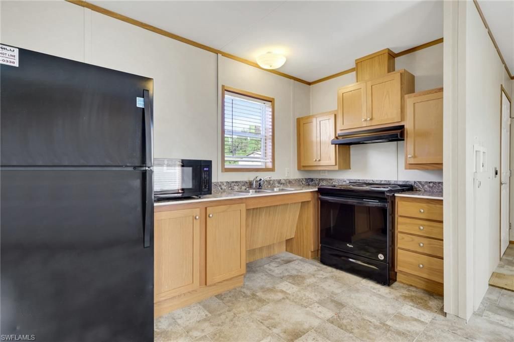 8111 Breeze Dr, North Fort Myers, FL 33917 Photo