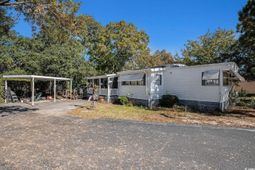 109 Village Ct. photo 4