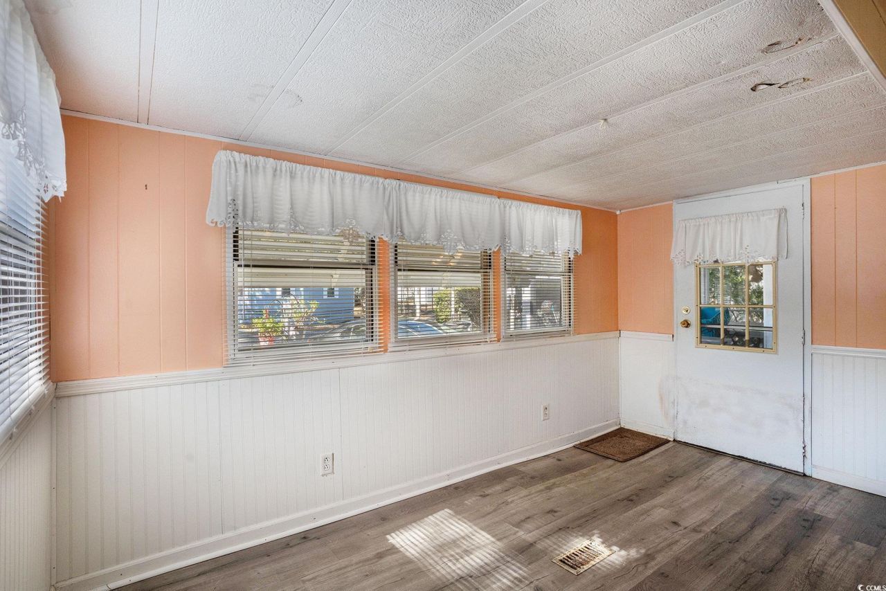 109 Village Ct. Photo 4