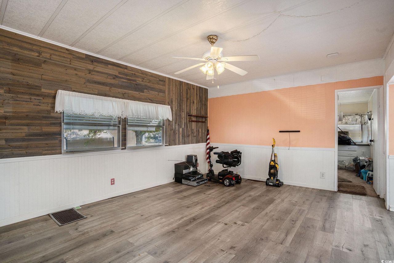 109 Village Ct. Photo 6