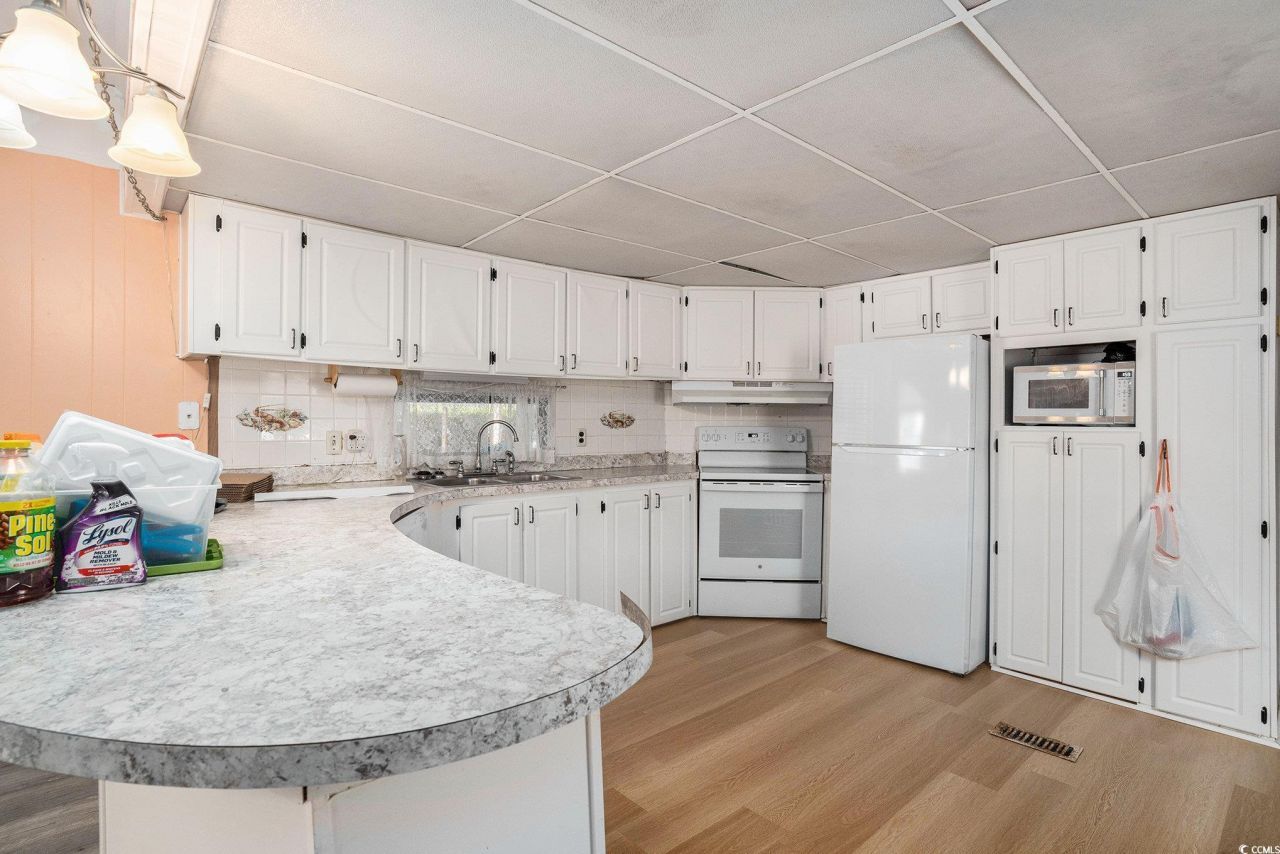 109 Village Ct. Photo 9