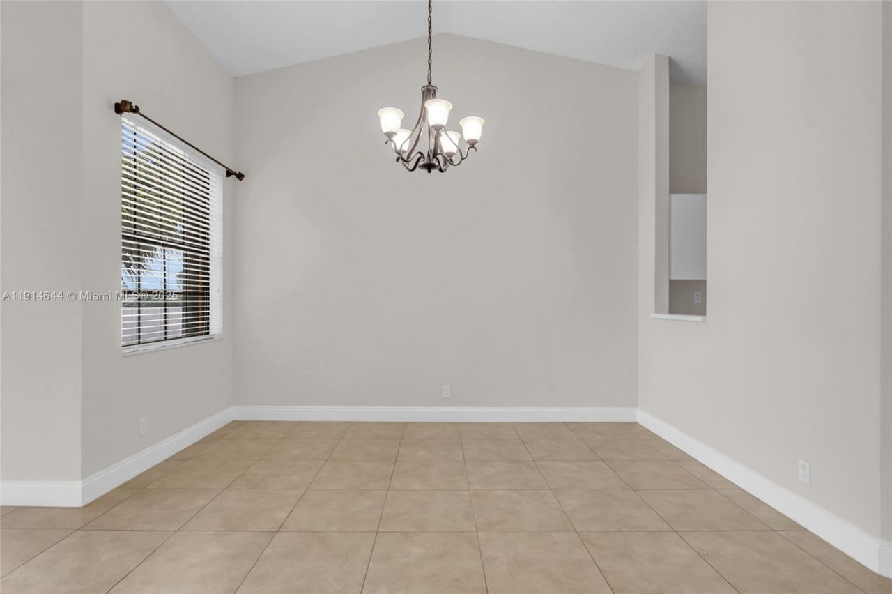 15563 N Miami Lakeway N, Miami Lakes, FL 33014 Photo