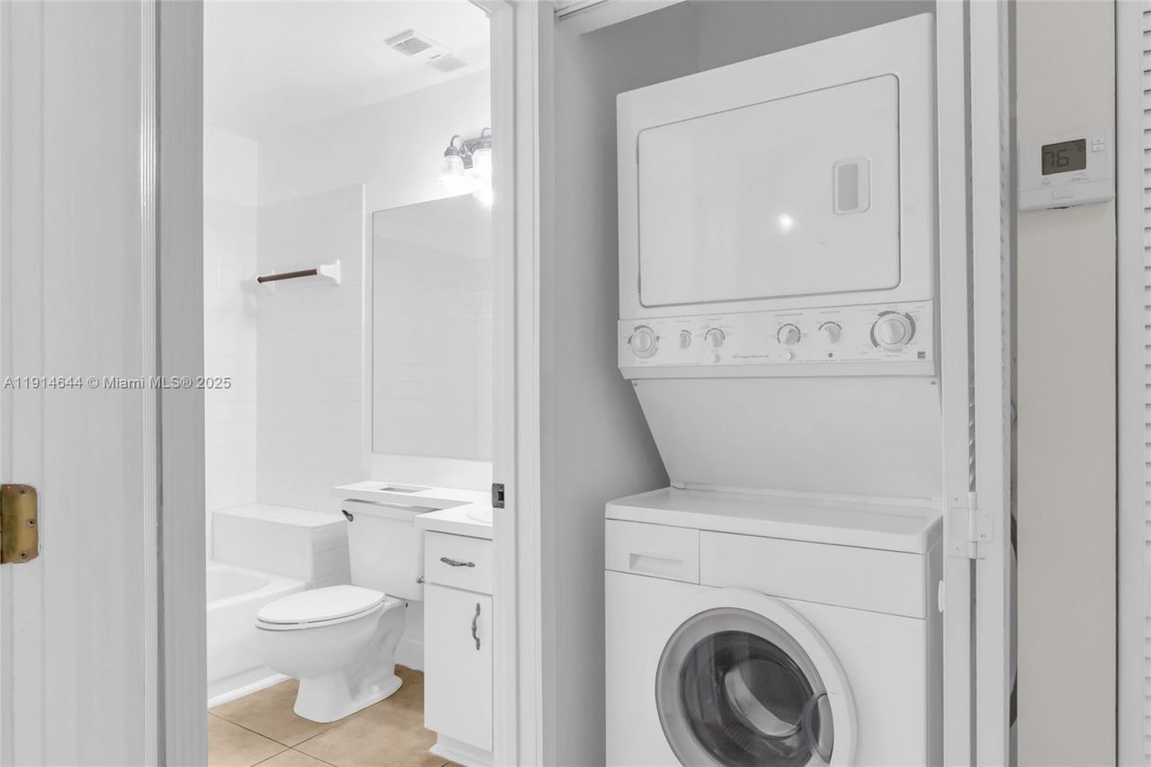 15563 N Miami Lakeway N, Miami Lakes, FL 33014 Photo